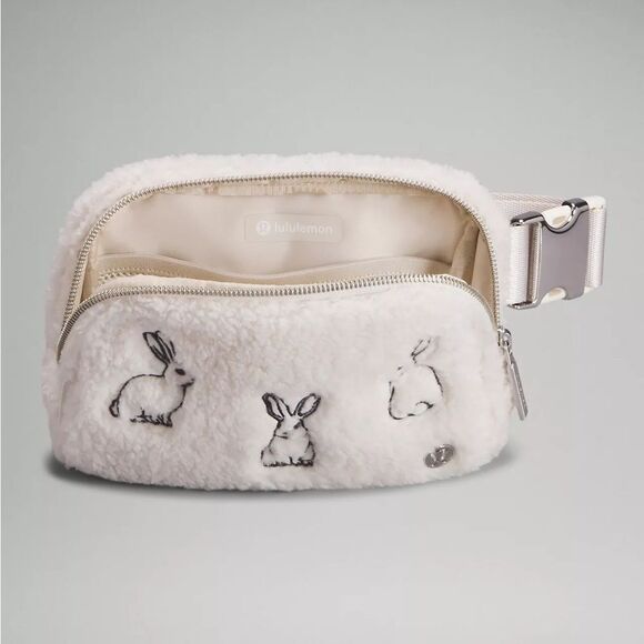 NWT Lululemon Athletica Lunar New Year Everywhere Belt Bag Fleece RARE Edition - Picture 6 of 7